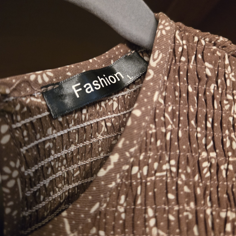 Amazon Brown Floral Women's Blouse - Picture 2 of 2